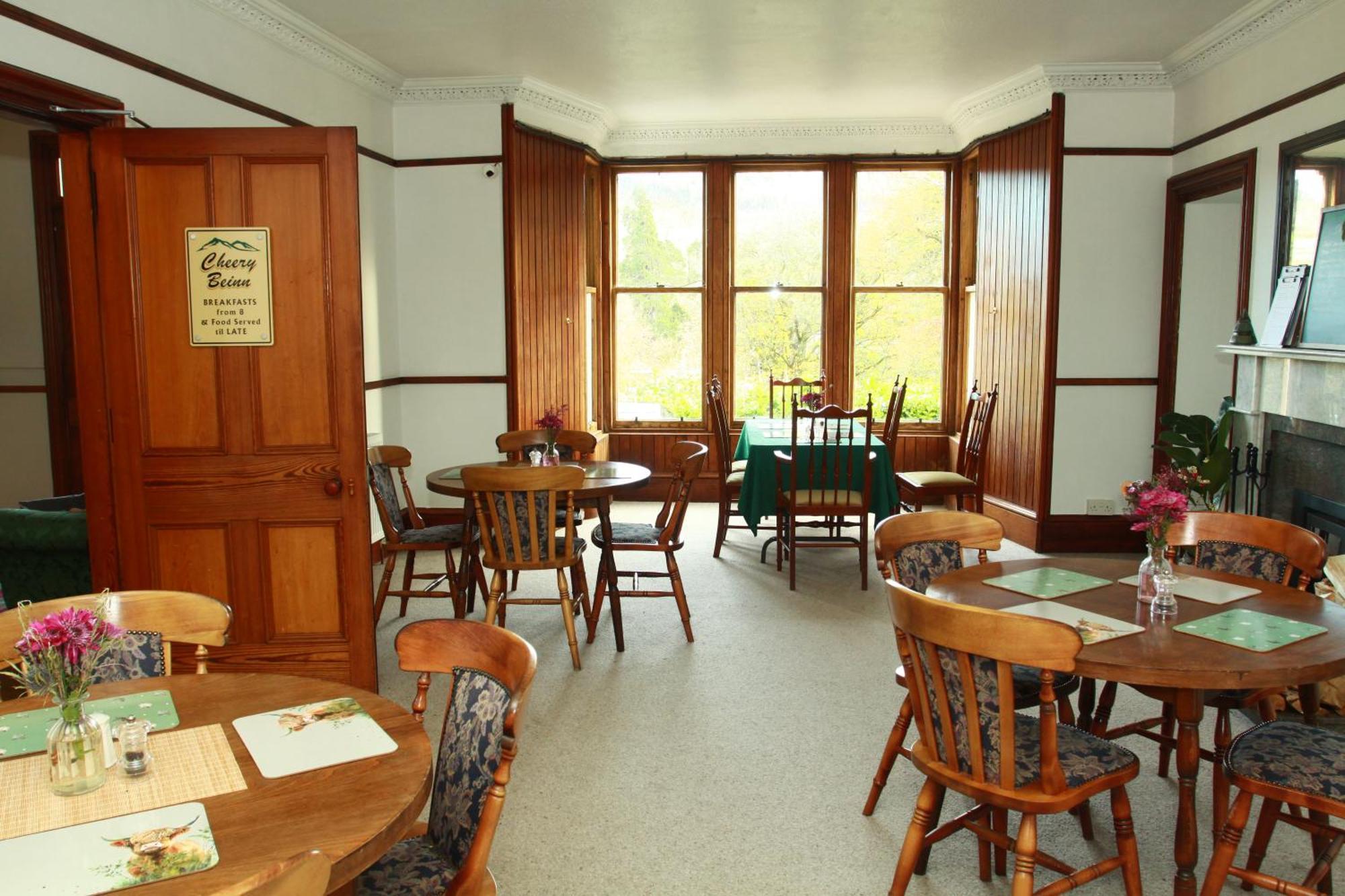 The Retreat Hotel Strathpeffer Exterior photo