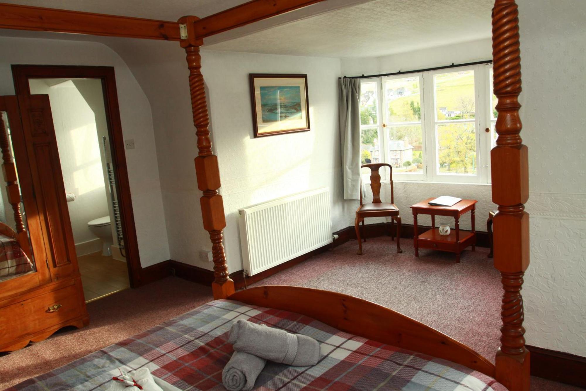 The Retreat Hotel Strathpeffer Exterior photo