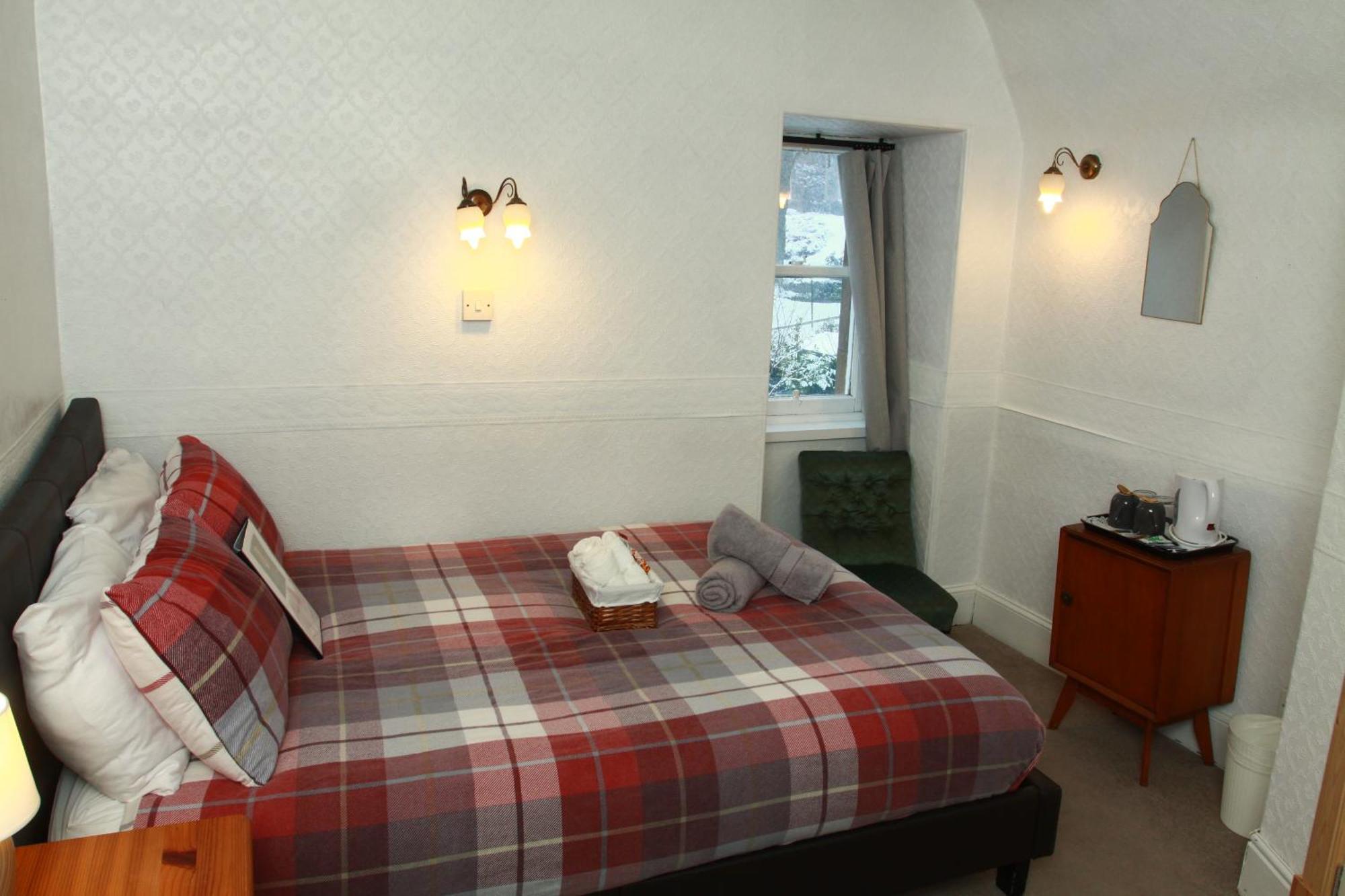 The Retreat Hotel Strathpeffer Exterior photo