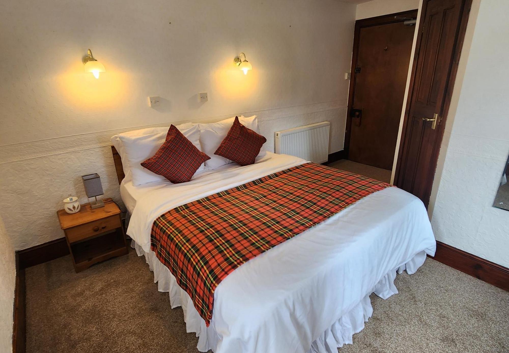 The Retreat Hotel Strathpeffer Exterior photo