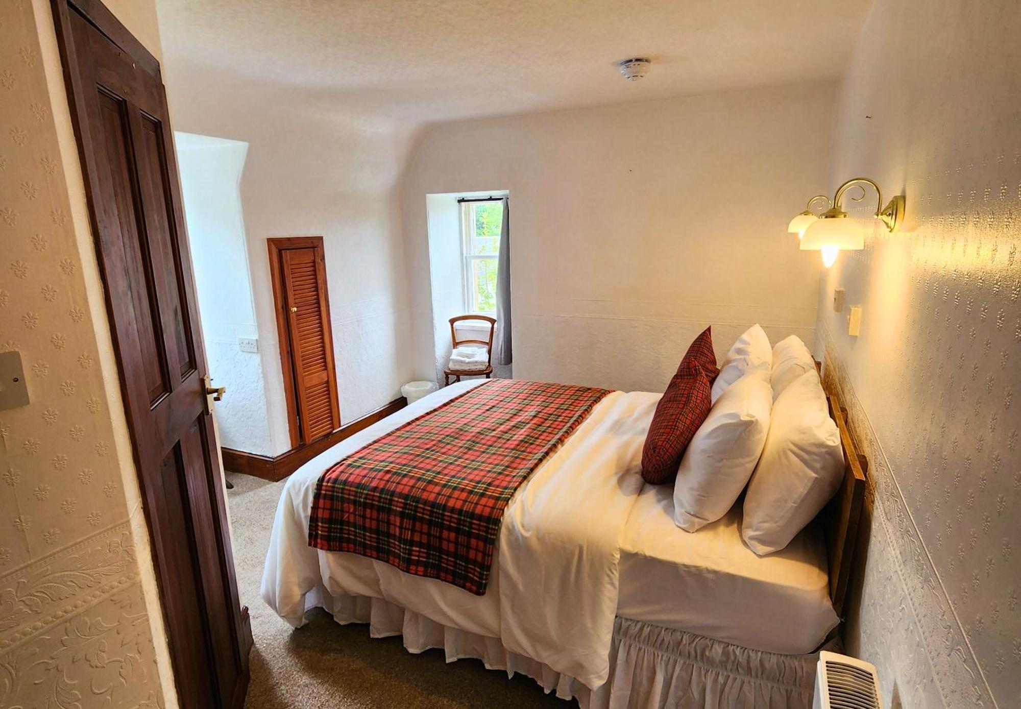 The Retreat Hotel Strathpeffer Exterior photo