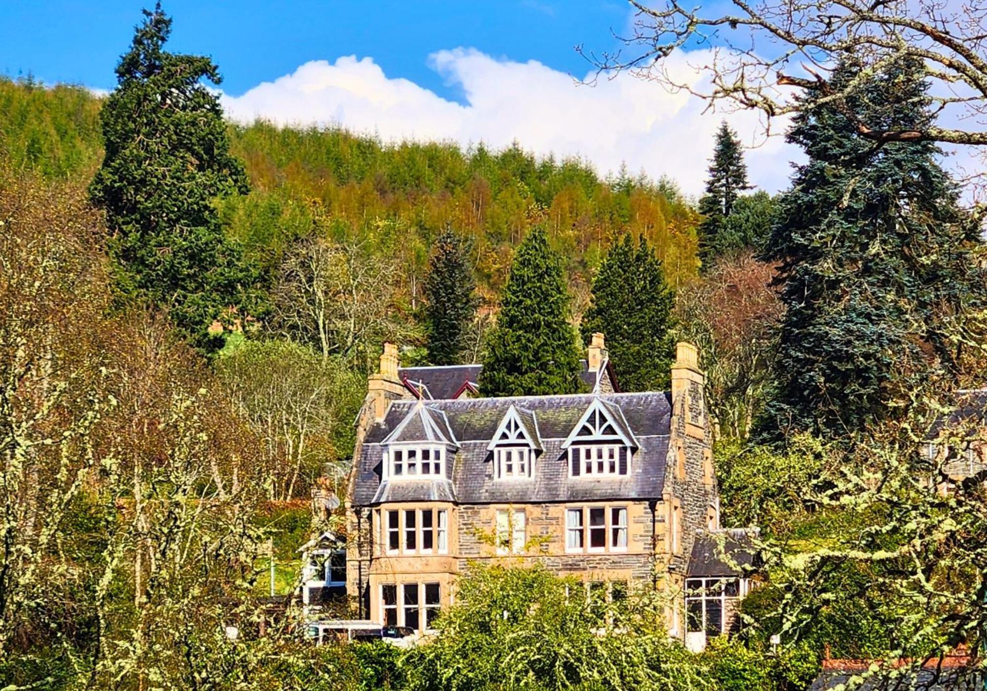 The Retreat Hotel Strathpeffer Exterior photo