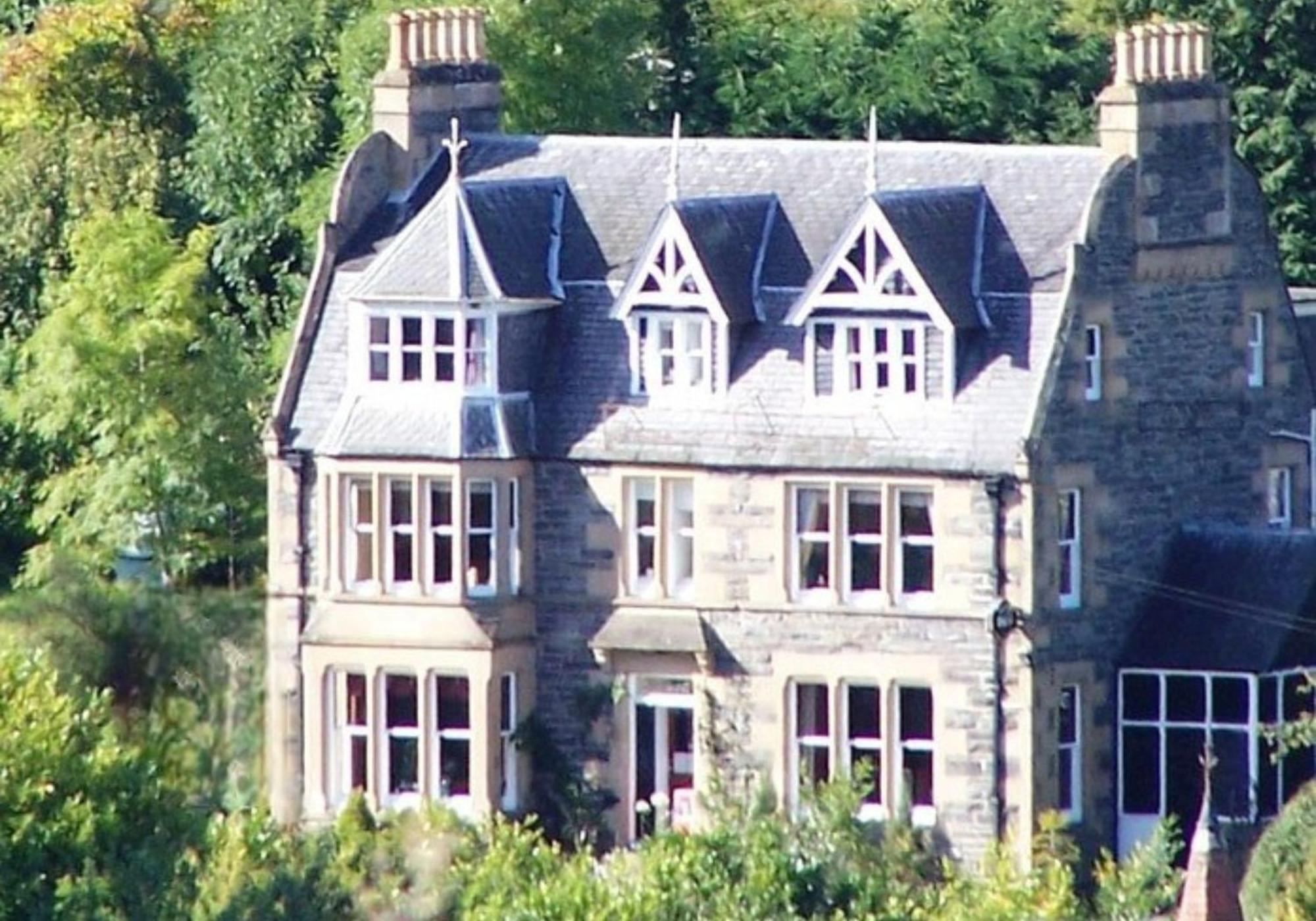 The Retreat Hotel Strathpeffer Exterior photo