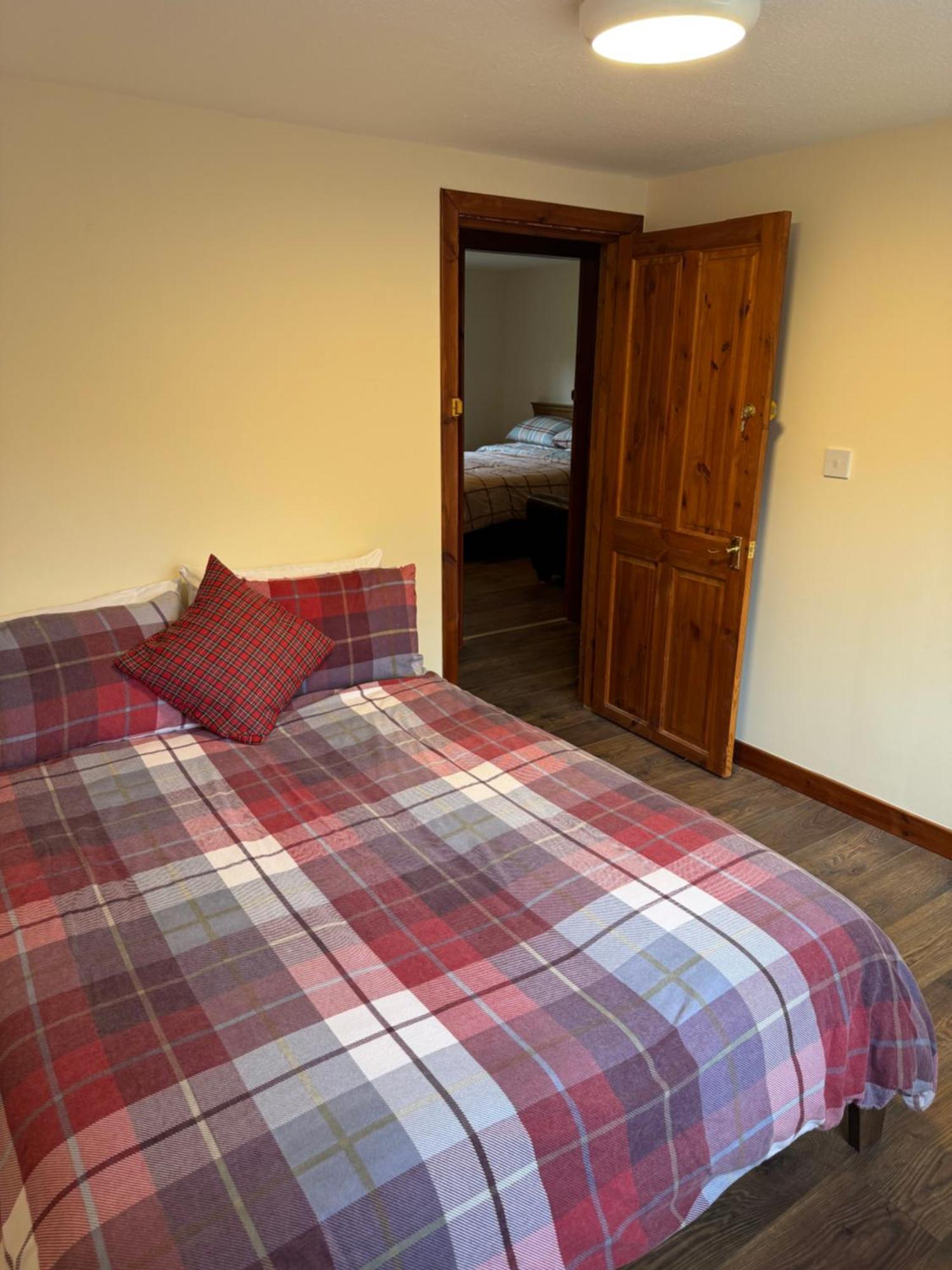 The Retreat Hotel Strathpeffer Exterior photo